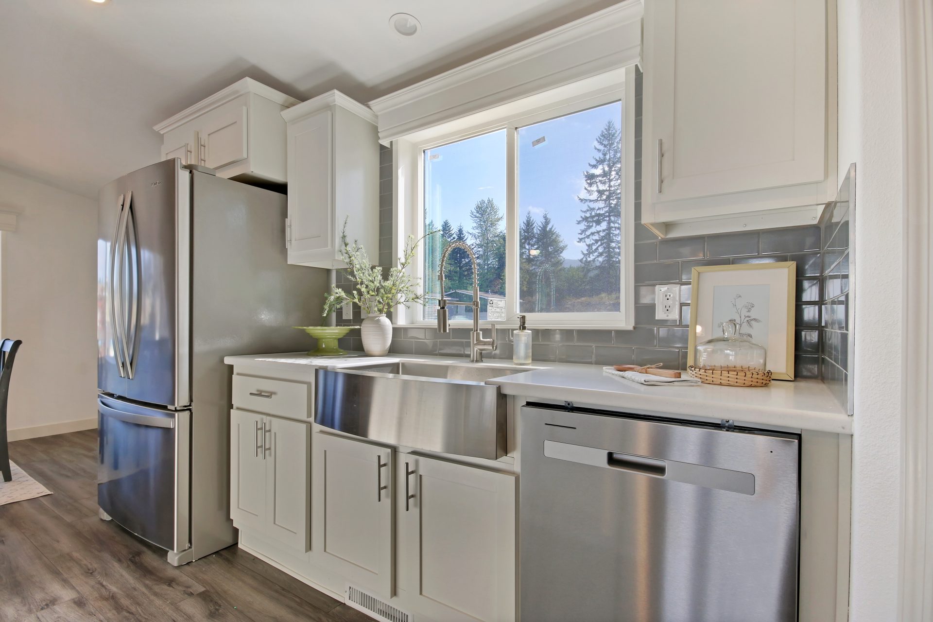 apron front sink and kitchen window